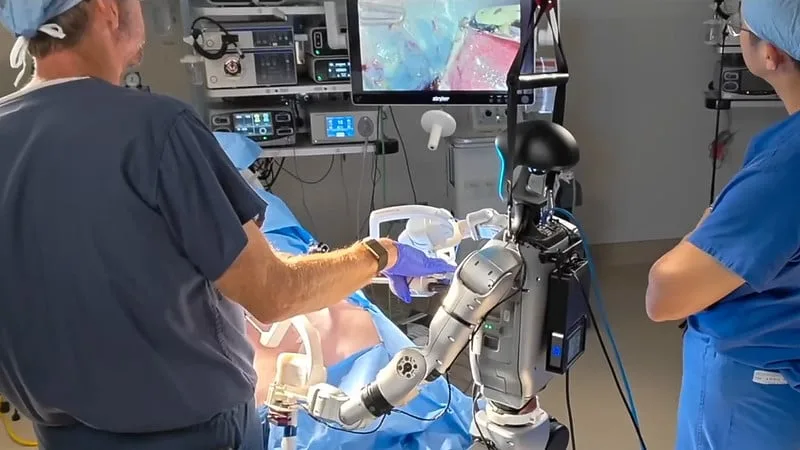 Robot Hình Người: Bước Đột Phá Trong Phẫu Thuật Nội Soi