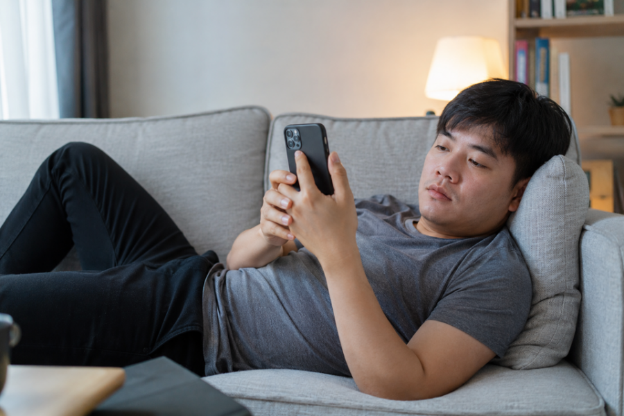 Công Nghệ Hiện Đại: Niềm Vui Hay Cảm Giác Trống Rỗng?