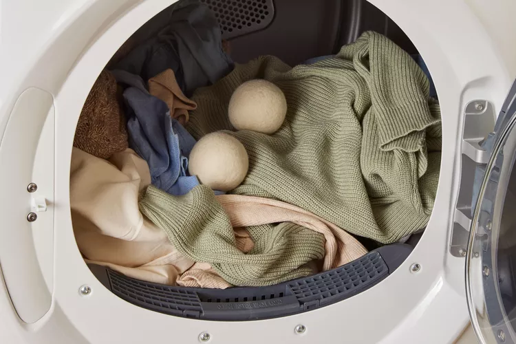 Khám Phá Bóng Sấy Quần Áo: Lợi Ích và Cách Sử Dụng Hiệu Quả