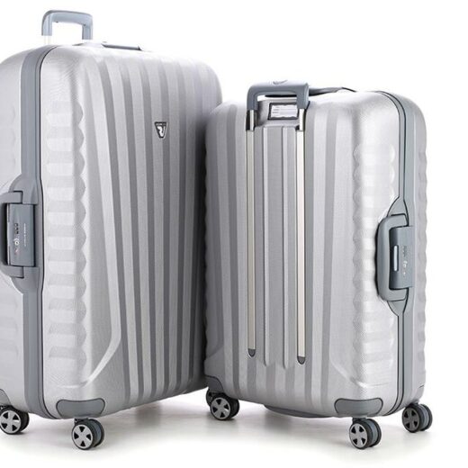 Khám Phá Độ Bền Và Tính Năng Thông Minh Của Vali Khóa Khung