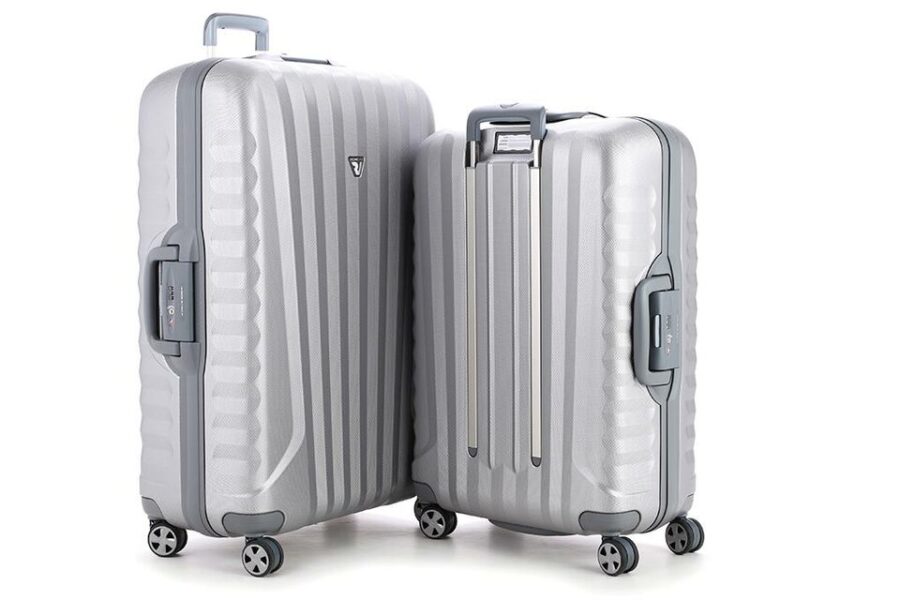 Khám Phá Độ Bền Và Tính Năng Thông Minh Của Vali Khóa Khung
