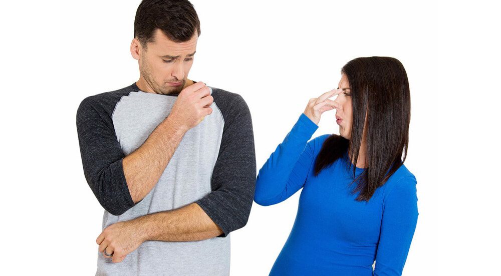 Mẹo Làm Khô Quần Áo Nhanh Trong Những Ngày Mưa Lâu Ngày 1 Mặc quần áo ẩm có thể gây tự ti